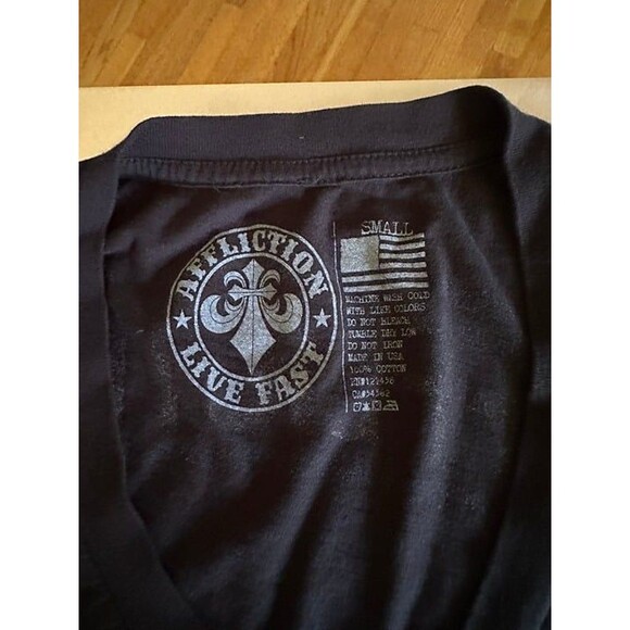 Womens Affliction Georges St Pierre V Neck Short Sleeve Size Small VGUC - Picture 3 of 4